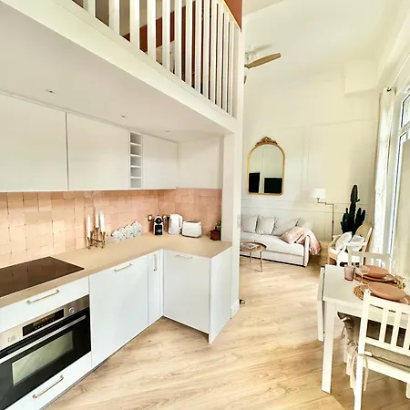 Winter Palace - Parking - Centre - Calme