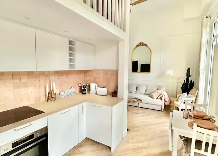 Winter Palace - Parking - Centre - Calme