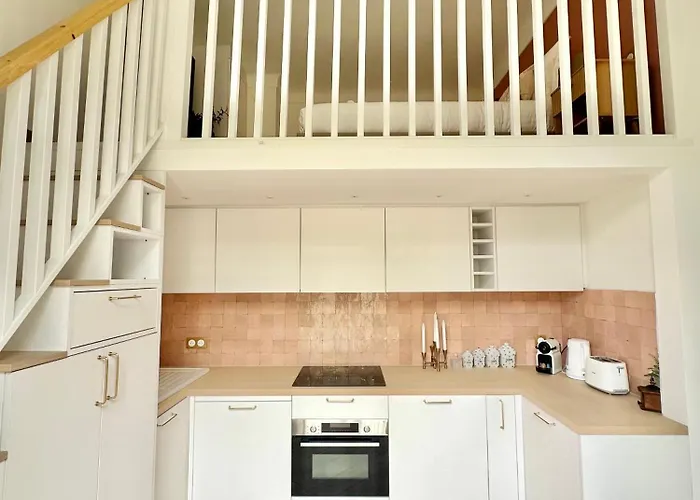 Winter Palace - Parking - Centre - Calme * Μεντόν